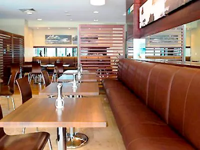 Ibis Wellington Hotel 3*,